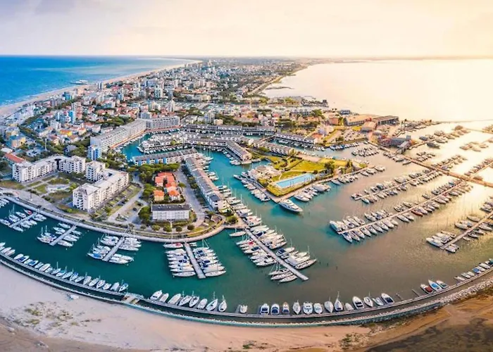 Relaxing With Fenced Garden Willa