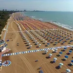 Relaxing With Fenced Garden Lignano Sabbiadoro
