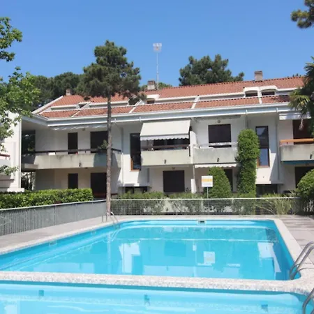 Relaxing With Fenced Garden Villa Lignano Sabbiadoro