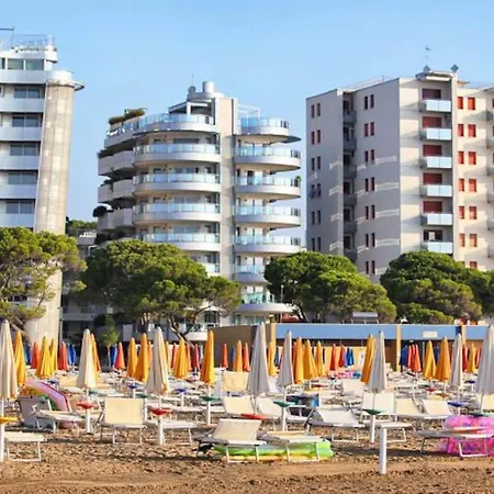 Relaxing With Fenced Garden Villa Lignano Sabbiadoro