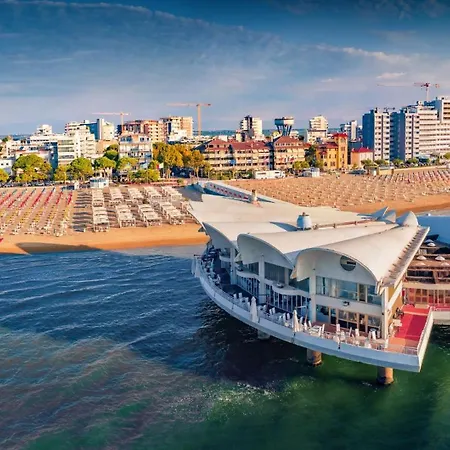 Relaxing With Fenced Garden Villa *