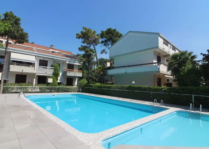 Villa Relaxing With Fenced Garden Lignano Sabbiadoro